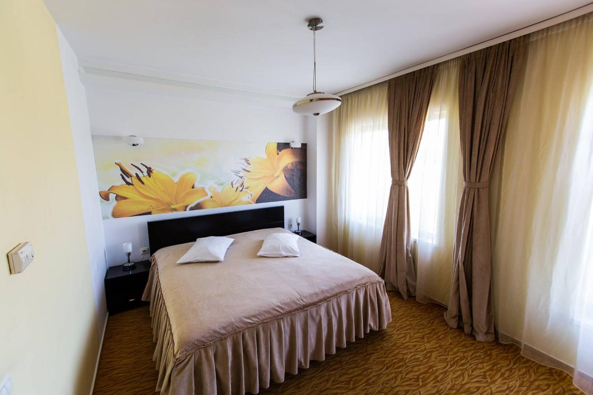 Hotel Grandis Apulum Mioveni Exterior photo