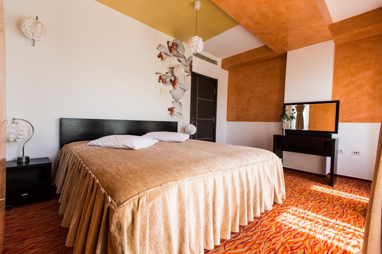 Hotel Grandis Apulum Mioveni Exterior photo
