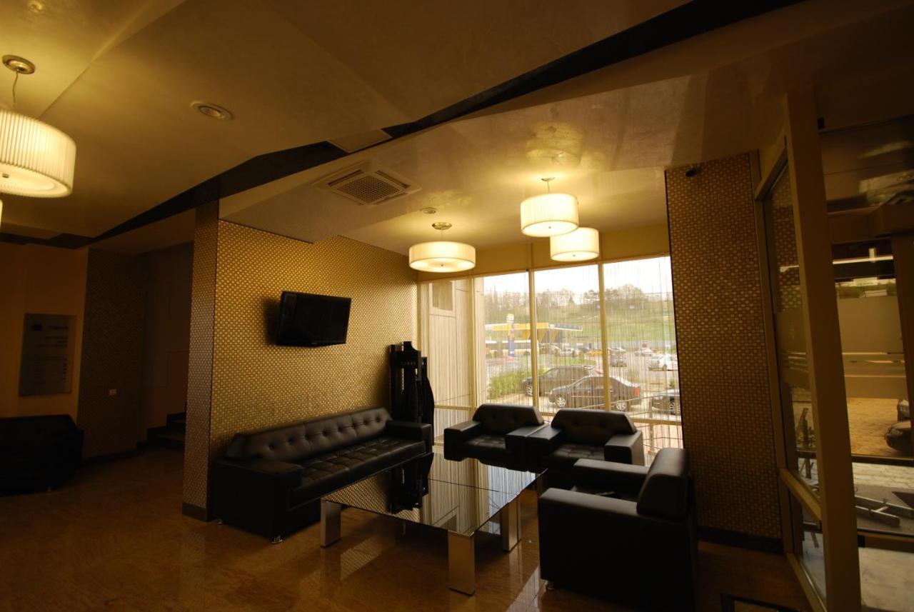 Hotel Grandis Apulum Mioveni Exterior photo